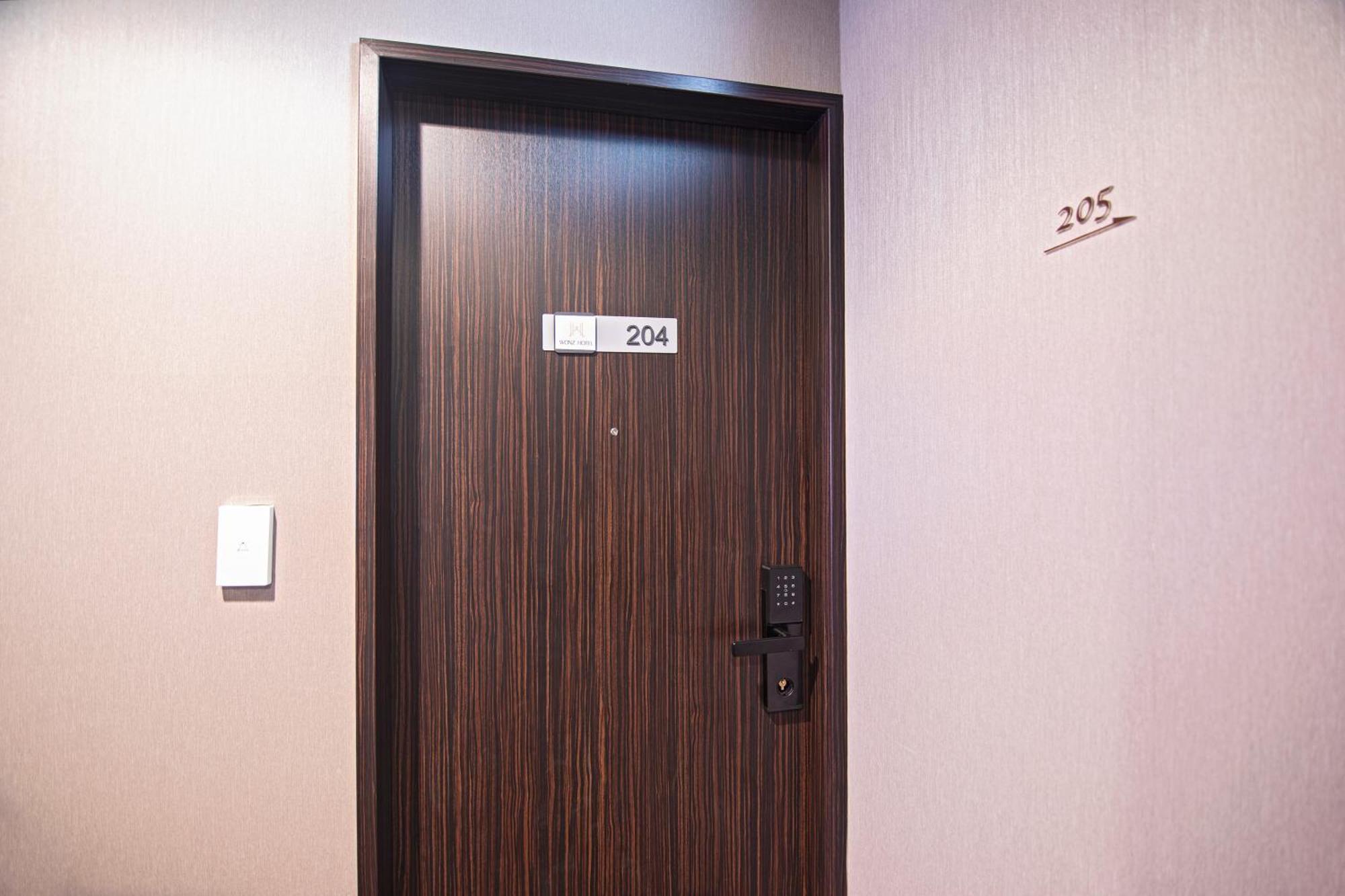 Wonz Self-check-in 4* Osaka